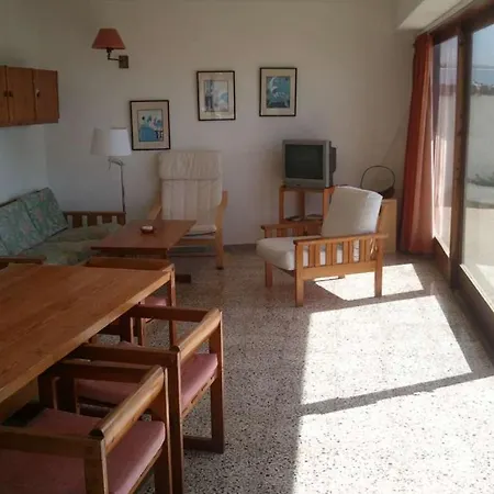Holiday home Sleeps 6 Wifi *