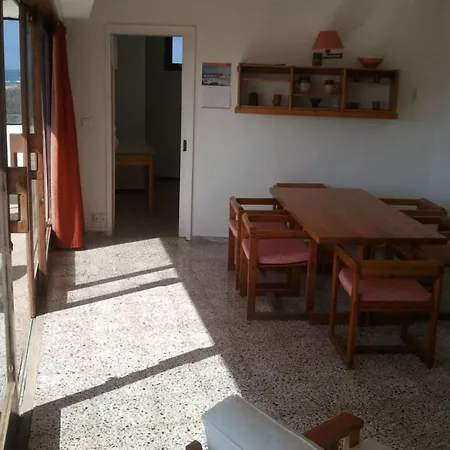 Sleeps 6 Wifi Holiday home *