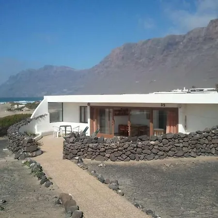 Sleeps 6 Wifi Famara