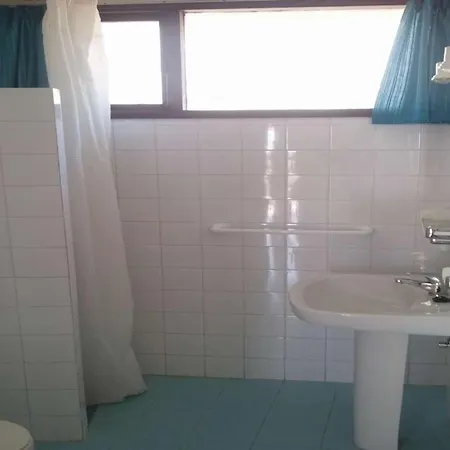 Sleeps 6 Wifi