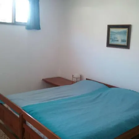 Sleeps 6 Wifi Famara