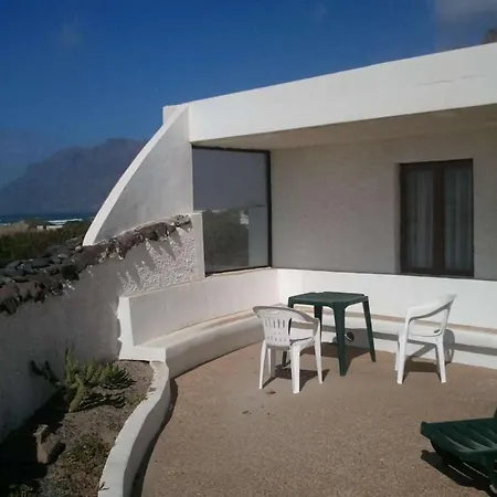 Sleeps 6 Wifi * Famara
